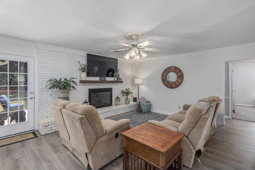 7750 CRESCENT DRIVE