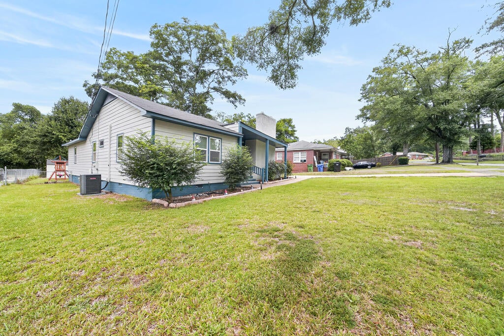 1301 S DIXON DRIVE