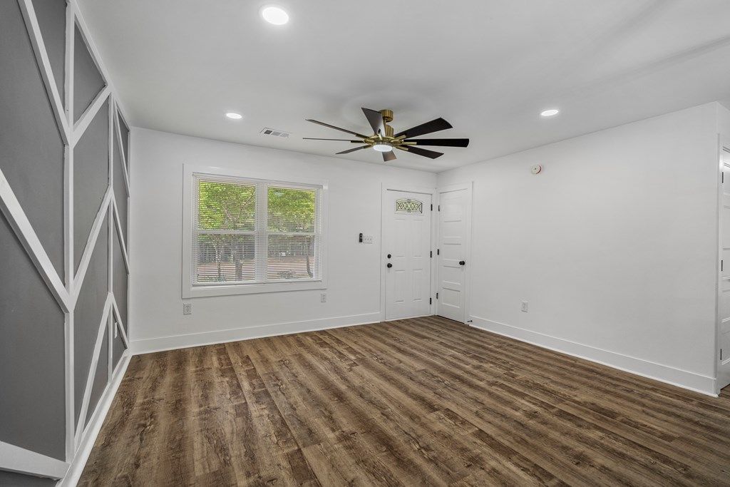 Photo of 9181 Lee County Road 072, WAVERLY, AL 36879 (MLS # 231328)