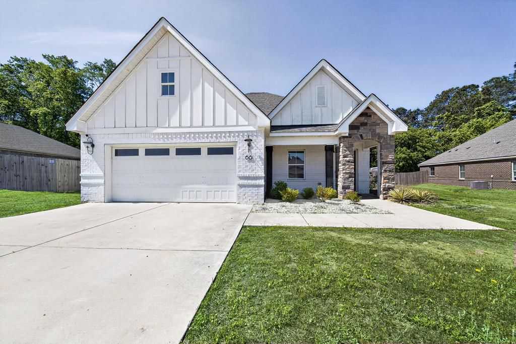 Photo of 66 Quail Run Avenue, SMITHS STATION, AL 36877 (MLS # 231030)