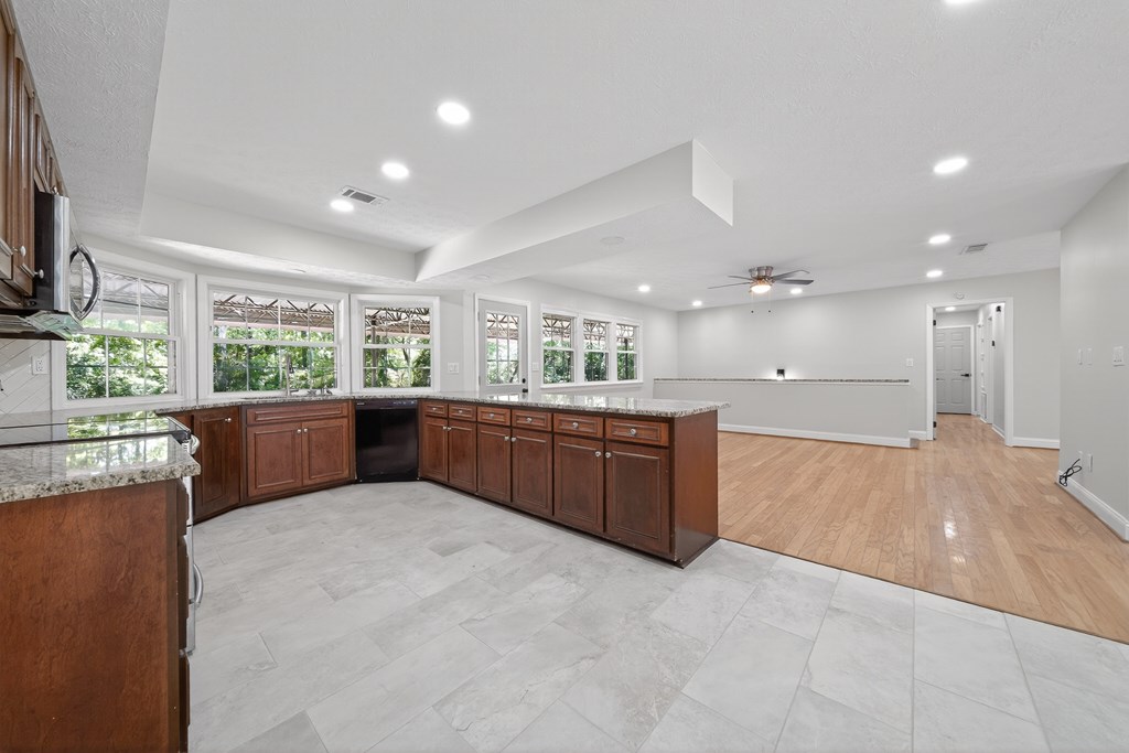 6238 ASHWOOD DRIVE