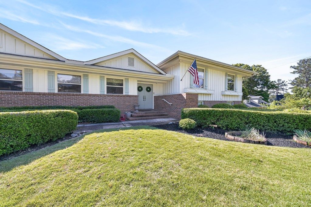 Photo of 416 Cumberland Road, COLUMBUS, GA 31904 (MLS # 231617)