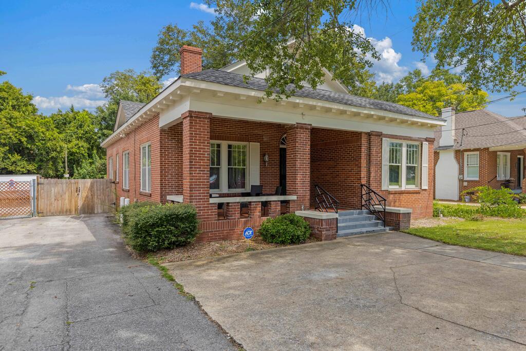 1240 PEACOCK AVENUE
