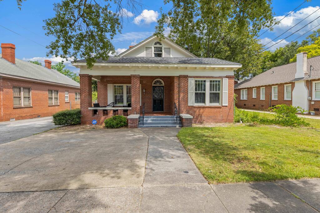 1240 PEACOCK AVENUE