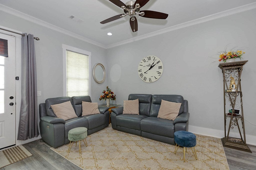 8115 DREAMBOAT DRIVE