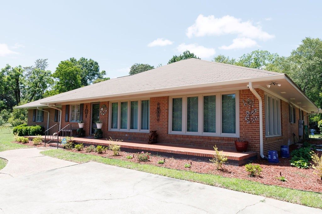 Photo of 211 N Broad Street, BUENA VISTA, GA 31803 (MLS # 231845)