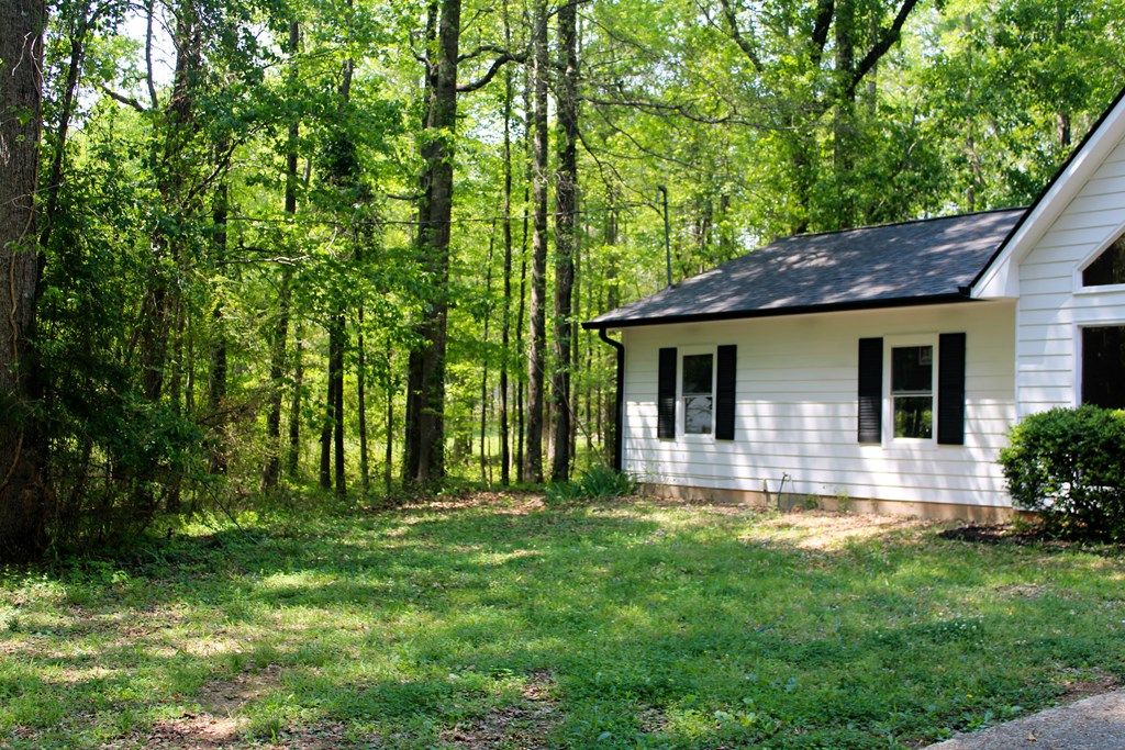 Photo of 895 Waterview Drive, LAGRANGE, GA 30240 (MLS # 231230)