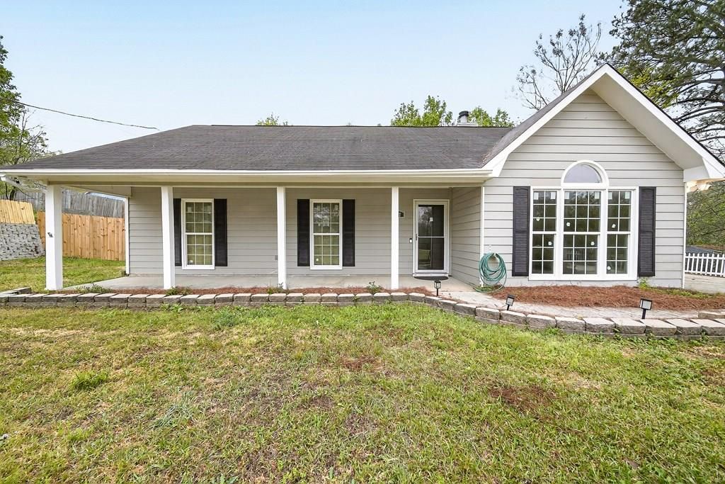Photo of 717 Lee Road 0850, PHENIX CITY, AL 36870 (MLS # 230759)