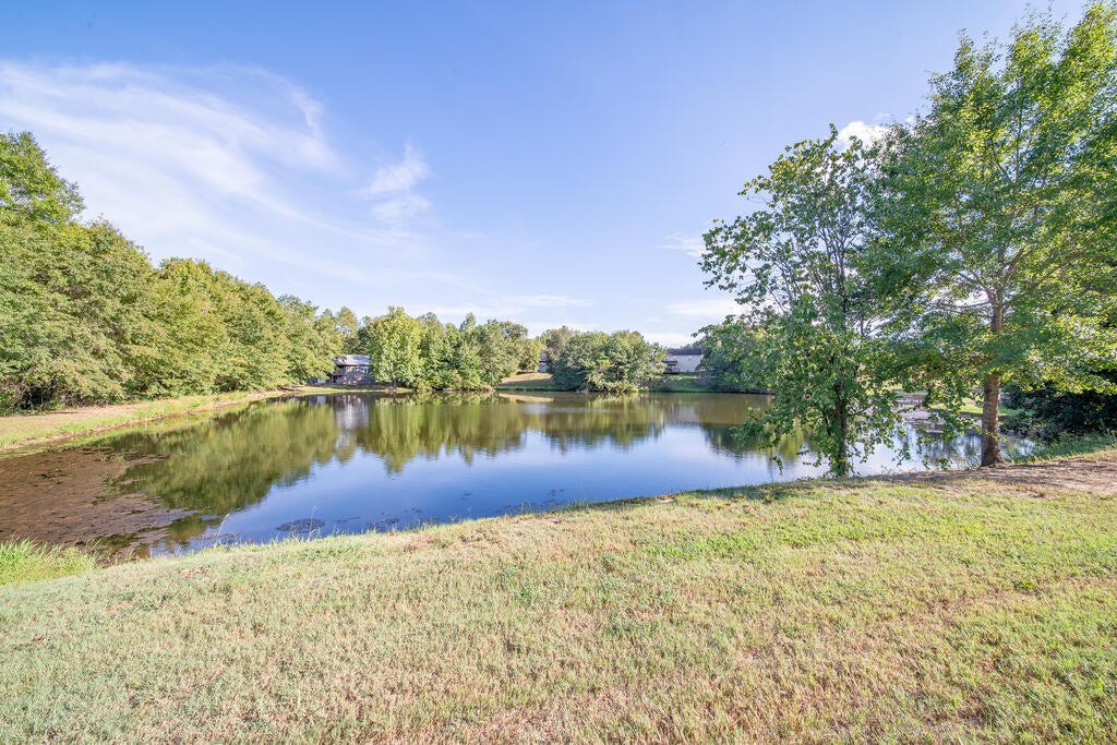 11 LEE ROAD 2058