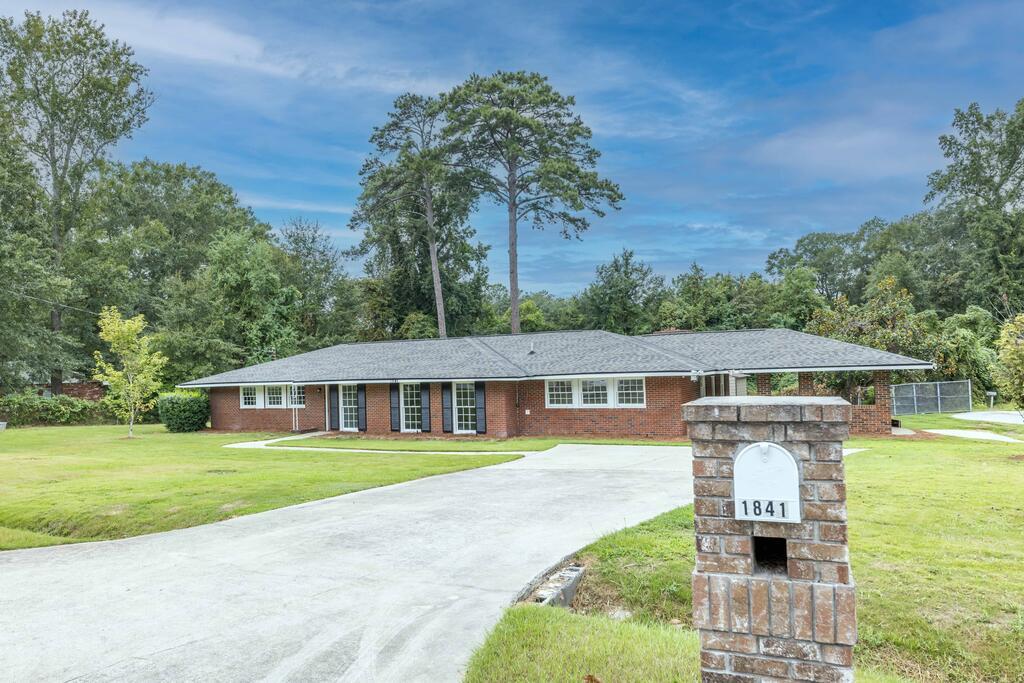 1841 CELESTE DRIVE