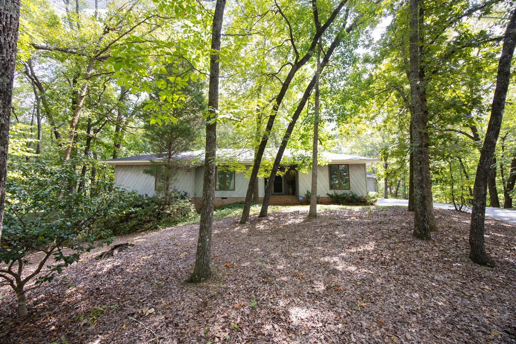 17 MOSES PLACE