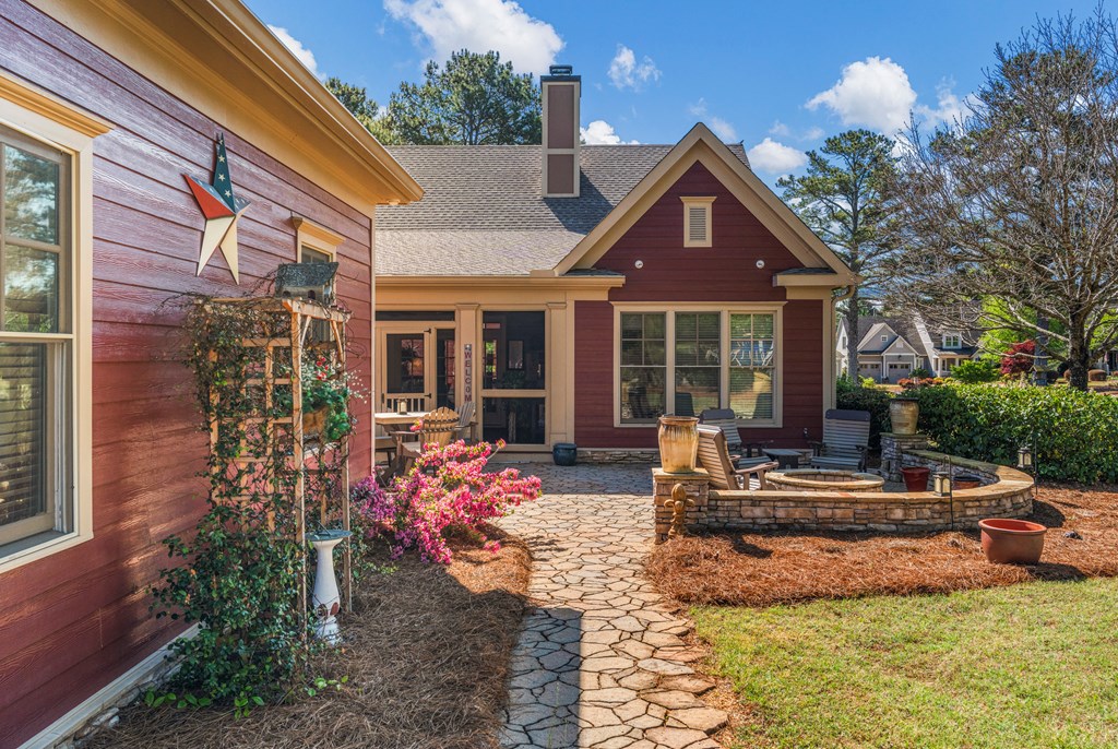 1007 MEADOWS COURT