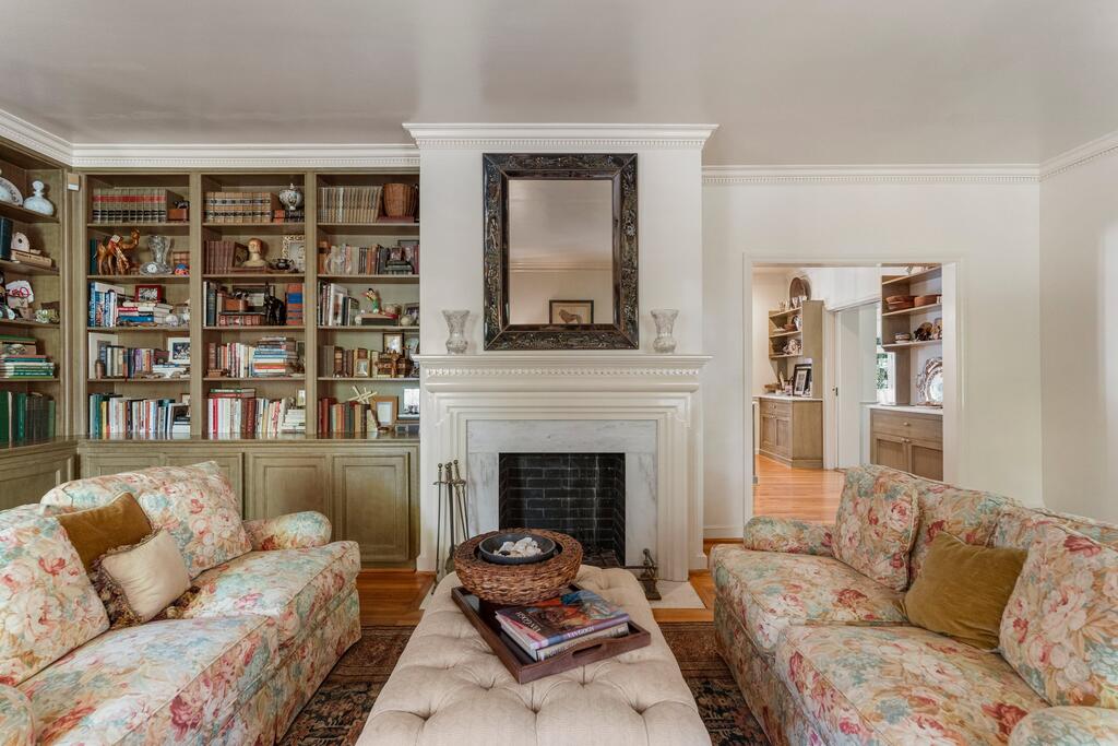 204 CASCADE ROAD