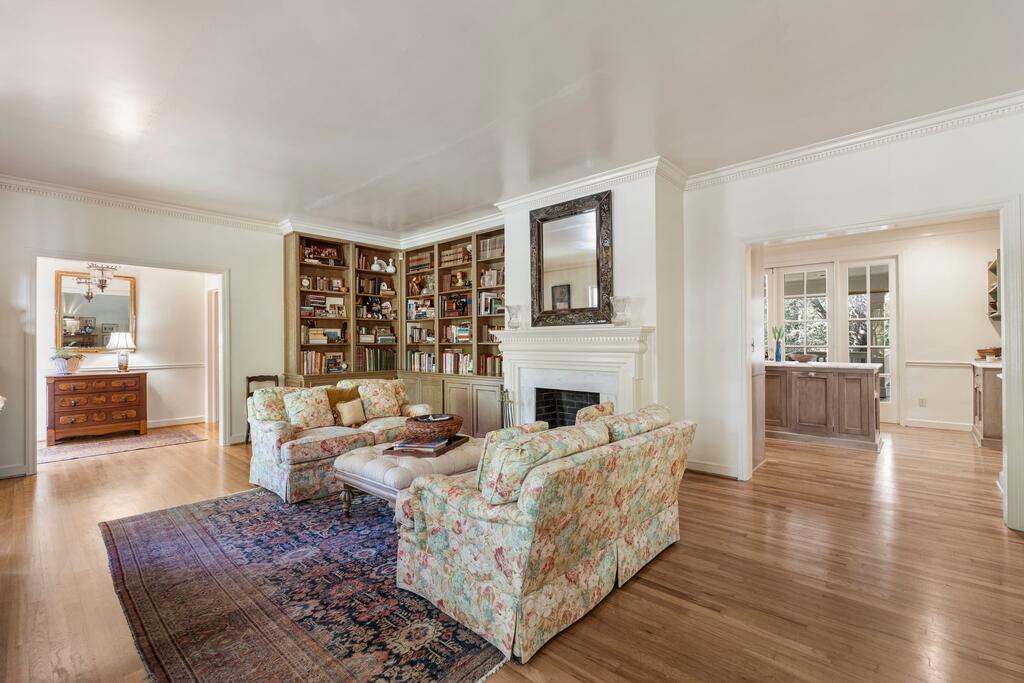 204 CASCADE ROAD