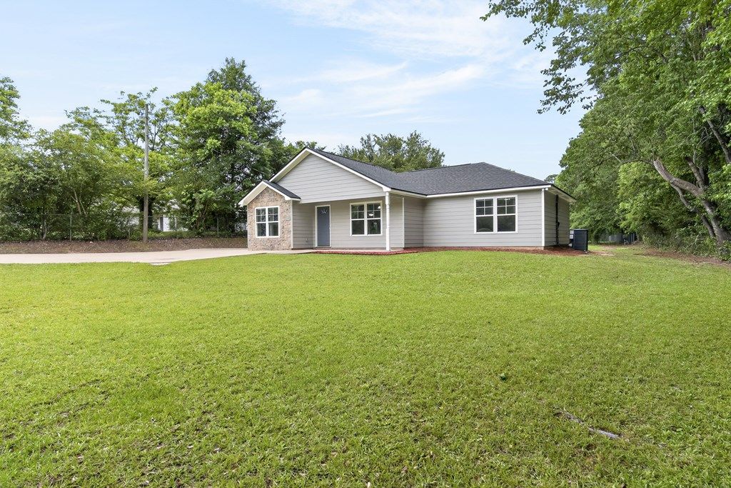 Photo of 1048 Lee Road 0295 RD, SMITHS STATION, AL 36877 (MLS # 231709)