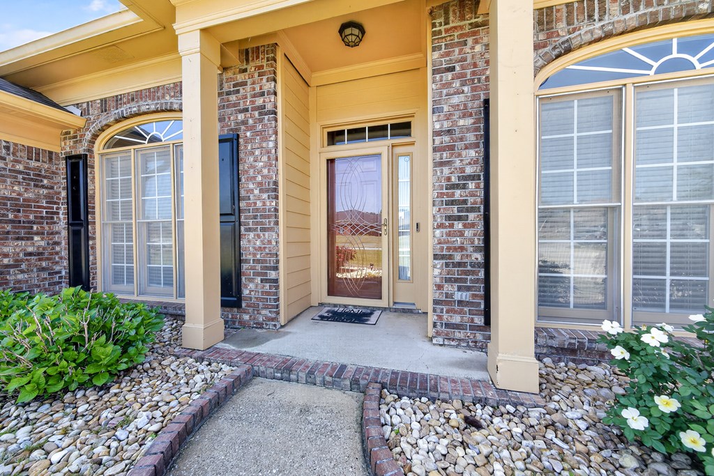 5545 CHATHAM WOODS DRIVE