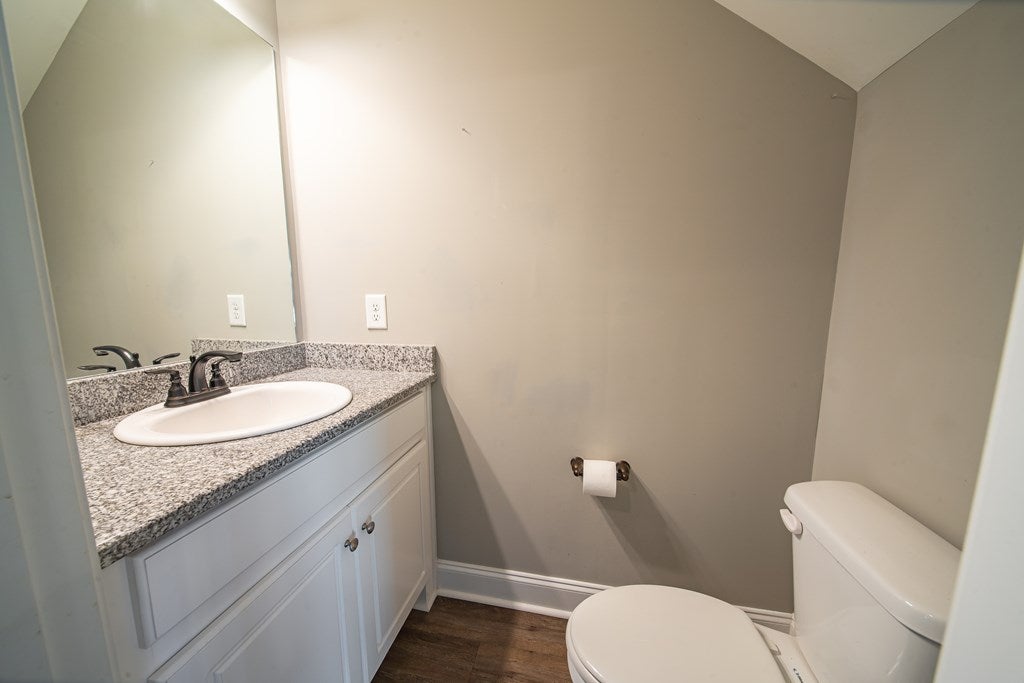 402 LEE ROAD 2203