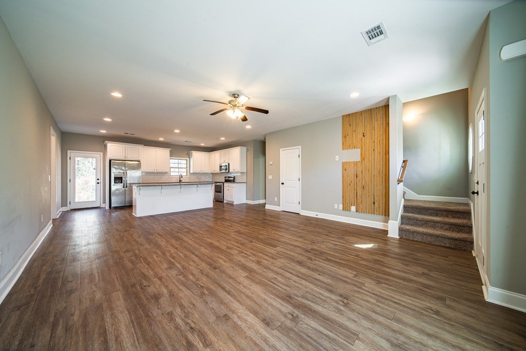 402 LEE ROAD 2203