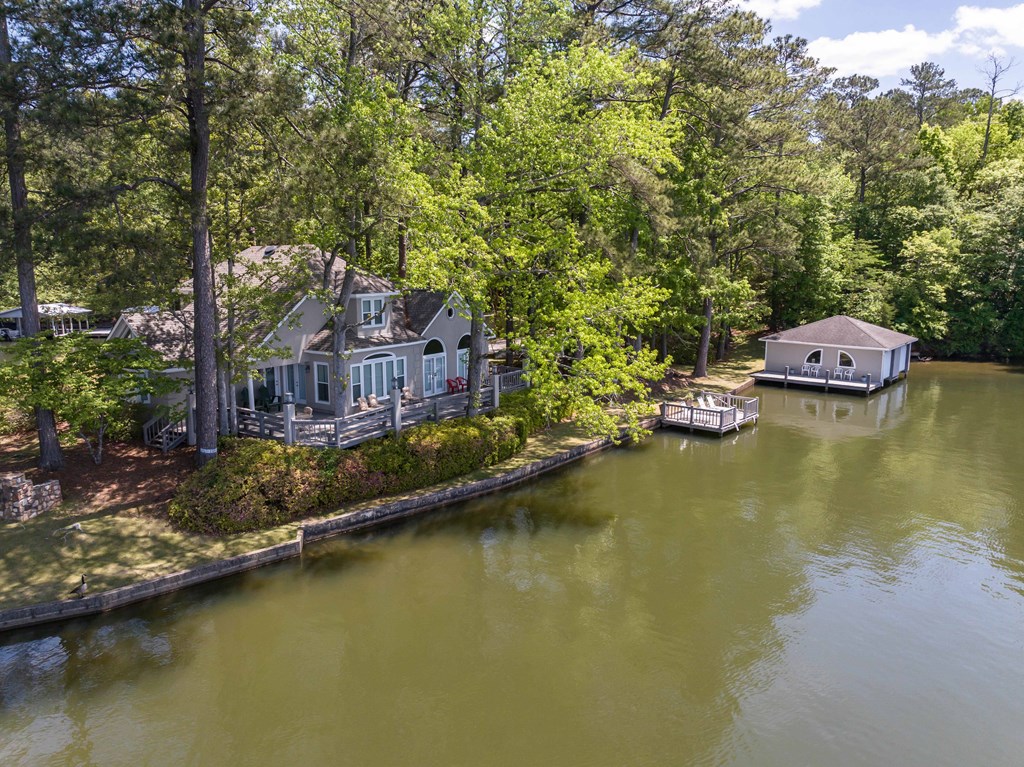 654 SUNSET DRIVE WEST