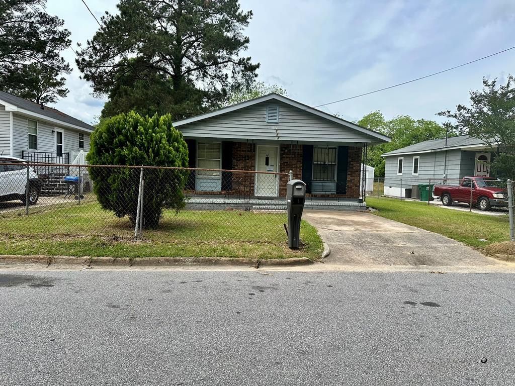 Photo of 1617 McARTHUR Street, ALBANY, GA 31701 (MLS # 231811)
