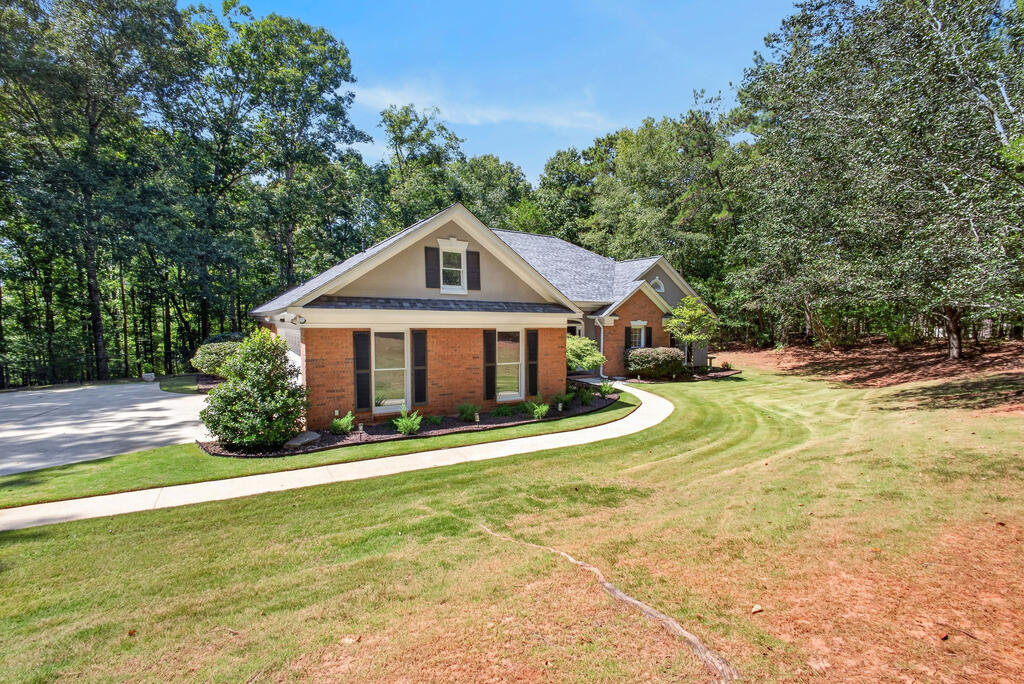 387 ROCKY SHOALS DRIVE