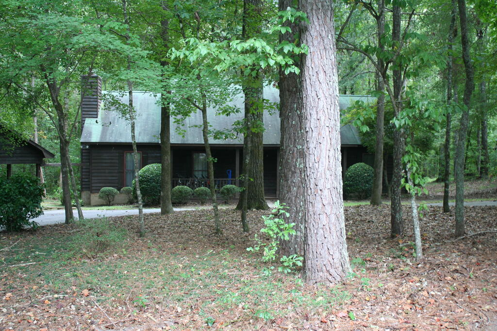 404 LINCOLN LANE