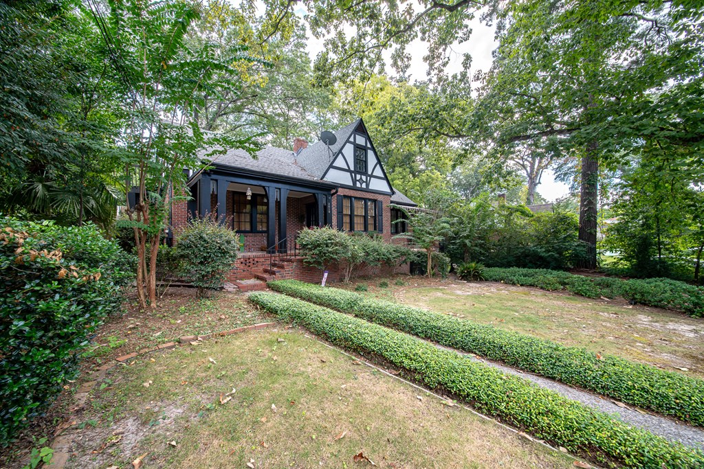 2010 CHEROKEE AVENUE