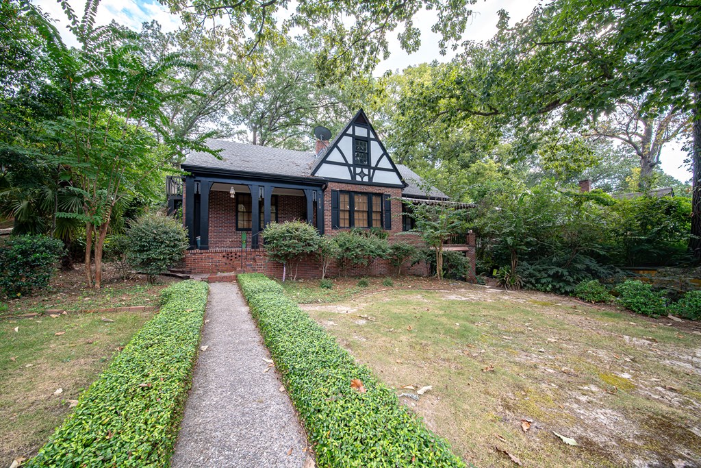 2010 CHEROKEE AVENUE