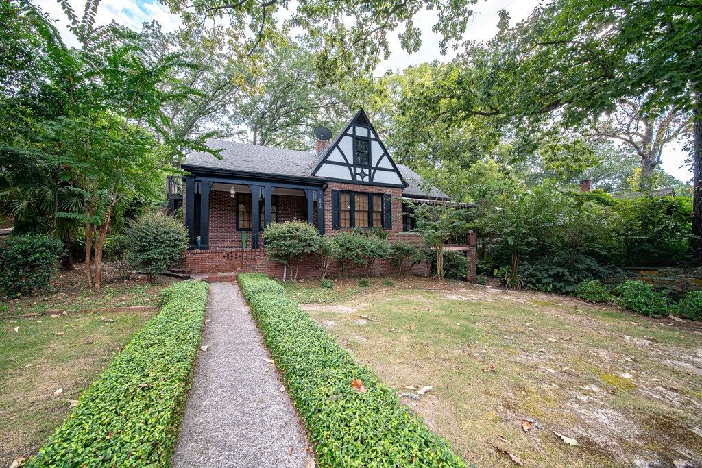 Photo of 2010 Cherokee Avenue, COLUMBUS, GA 31906 (MLS # 231216)