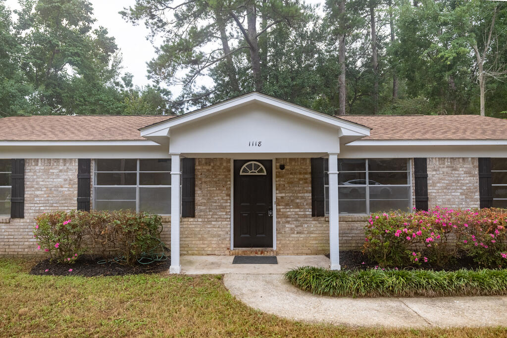 1118 VESPER DRIVE