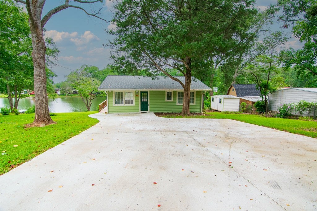 1671 WEST PINE LAKE DRIVE
