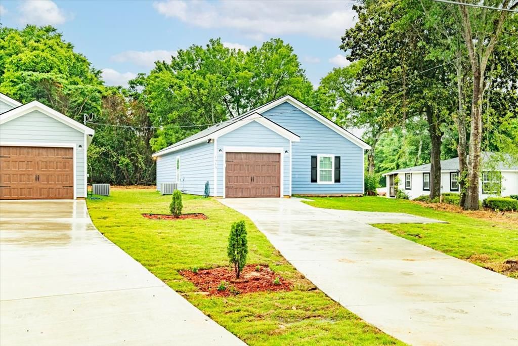 Photo of 1915 Schatulga Road, COLUMBUS, GA 31907 (MLS # 231693)