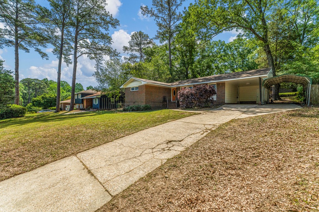 3820 MEADOWCLIFF DRIVE