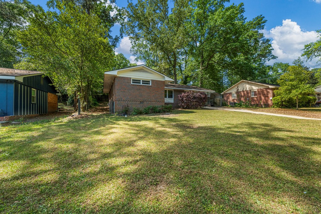 3820 MEADOWCLIFF DRIVE