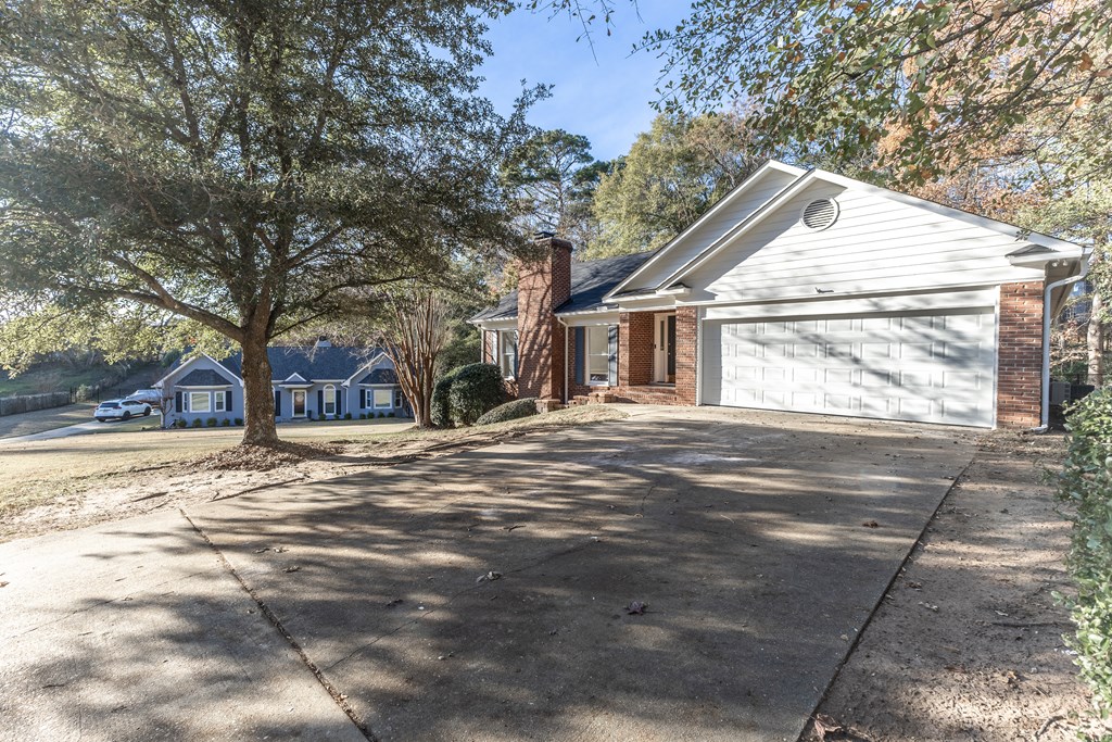 1195 CLOVERDALE DRIVE
