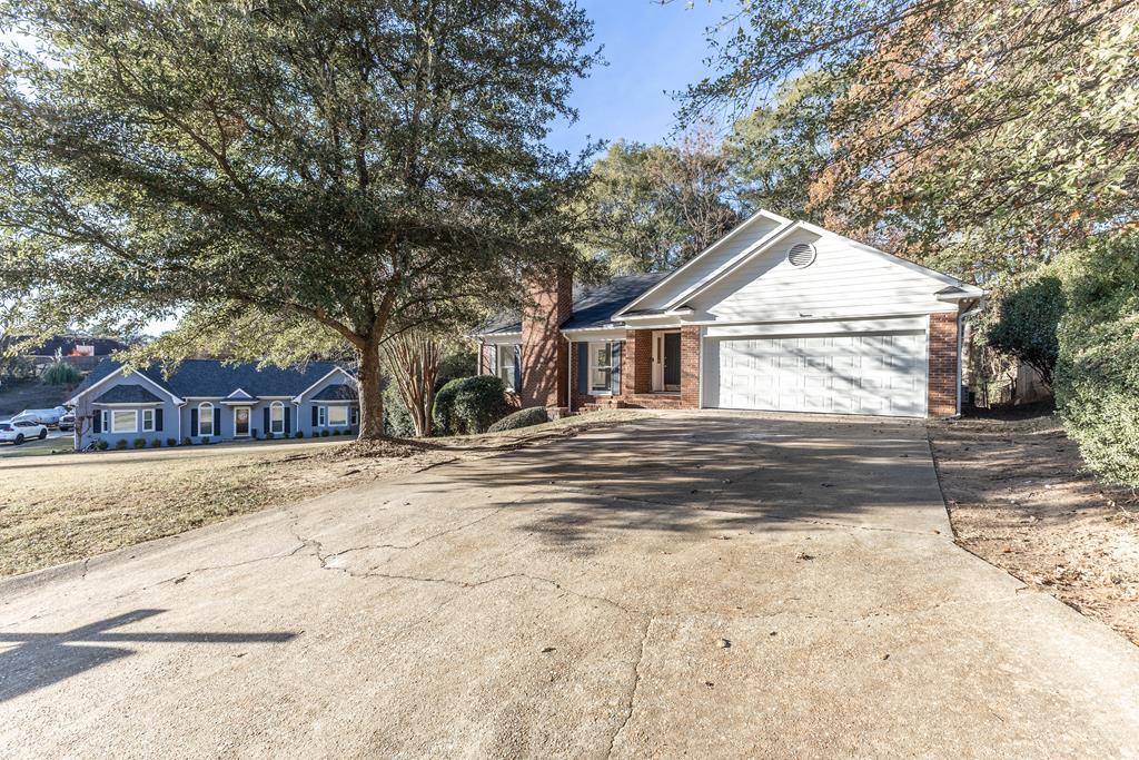 1195 CLOVERDALE DRIVE