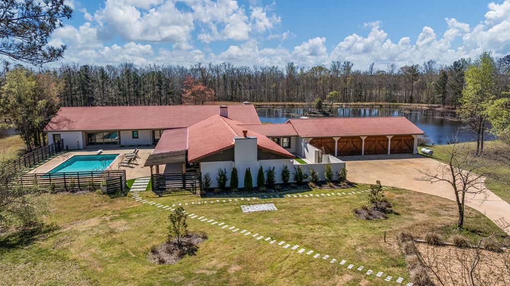 Photo of 1229 Pierce Road, WAVERLY HALL, GA 31831 (MLS # 230669)