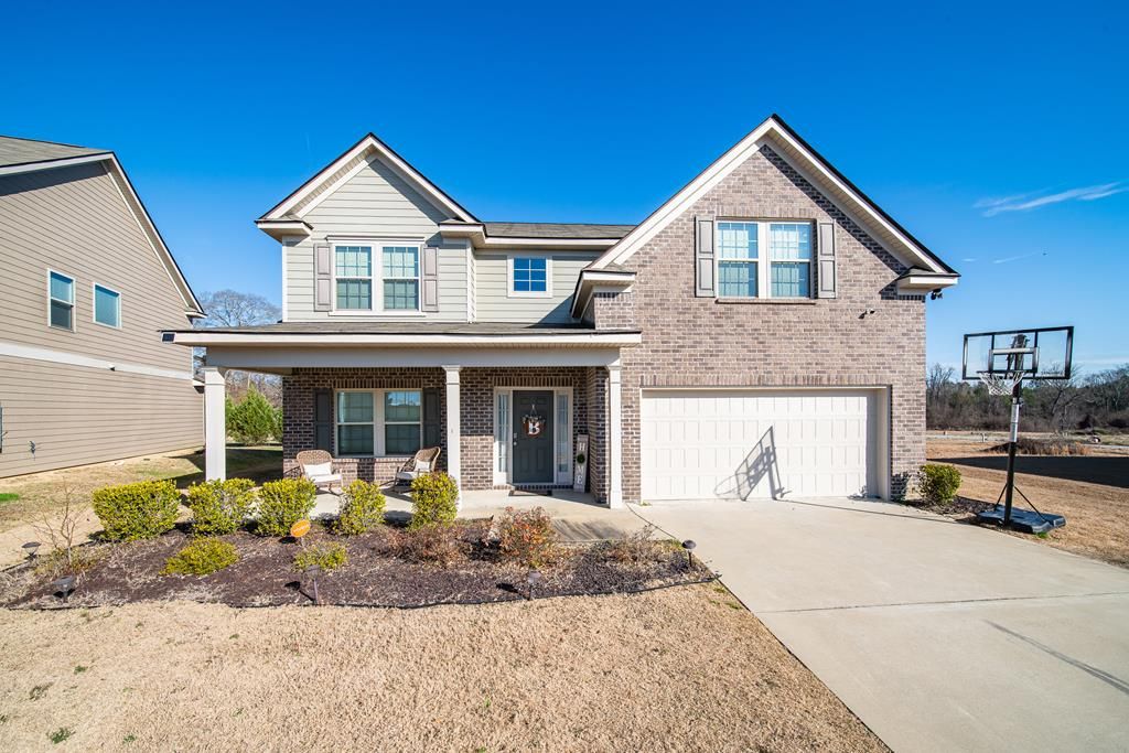 Photo of 314 Red Oak Place, SMITHS STATION, AL 36877 (MLS # 231882)
