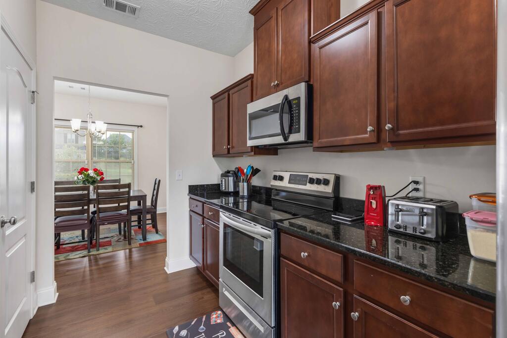 5129 MAGAZINE LANE