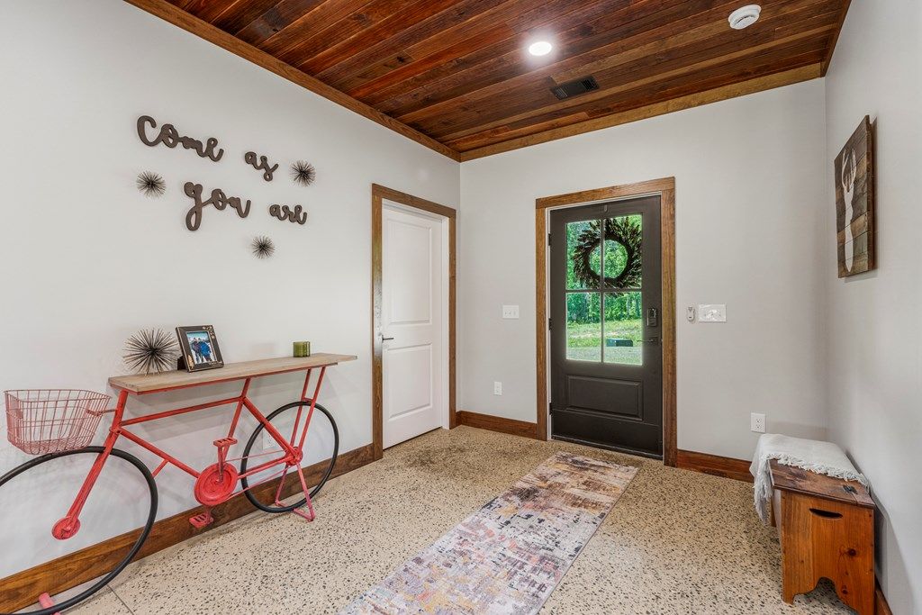 Photo of 795 Hunter Road, CATAULA, GA 31804 (MLS # 231877)
