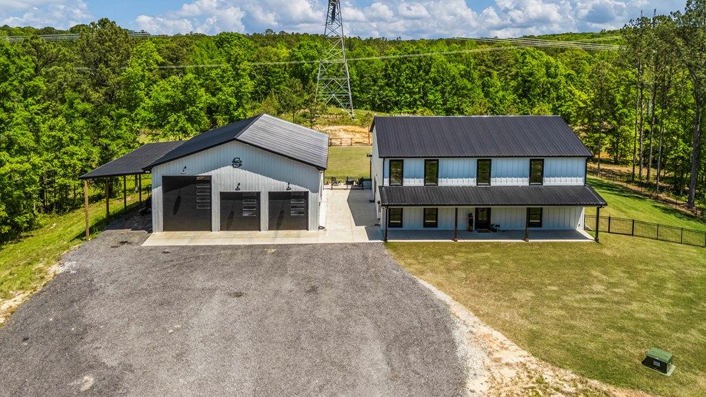 Photo of 795 Hunter Road, CATAULA, GA 31804 (MLS # 231877)
