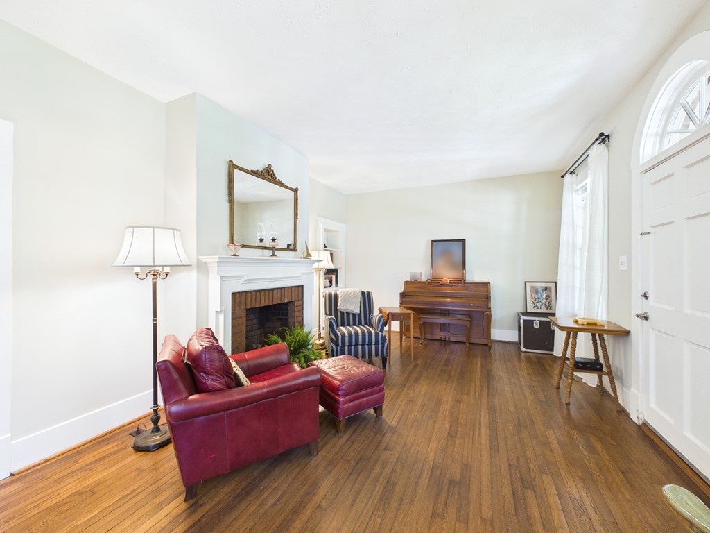 864 BLANDFORD AVENUE