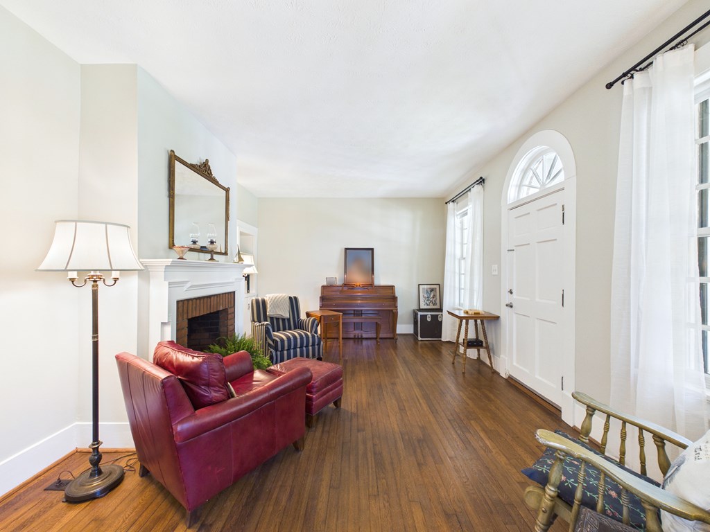 864 BLANDFORD AVENUE