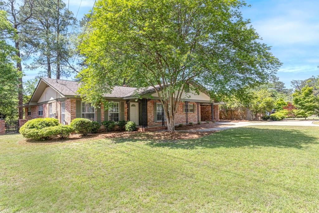 Photo of 2721 Auburn Avenue, COLUMBUS, GA 31906 (MLS # 231215)
