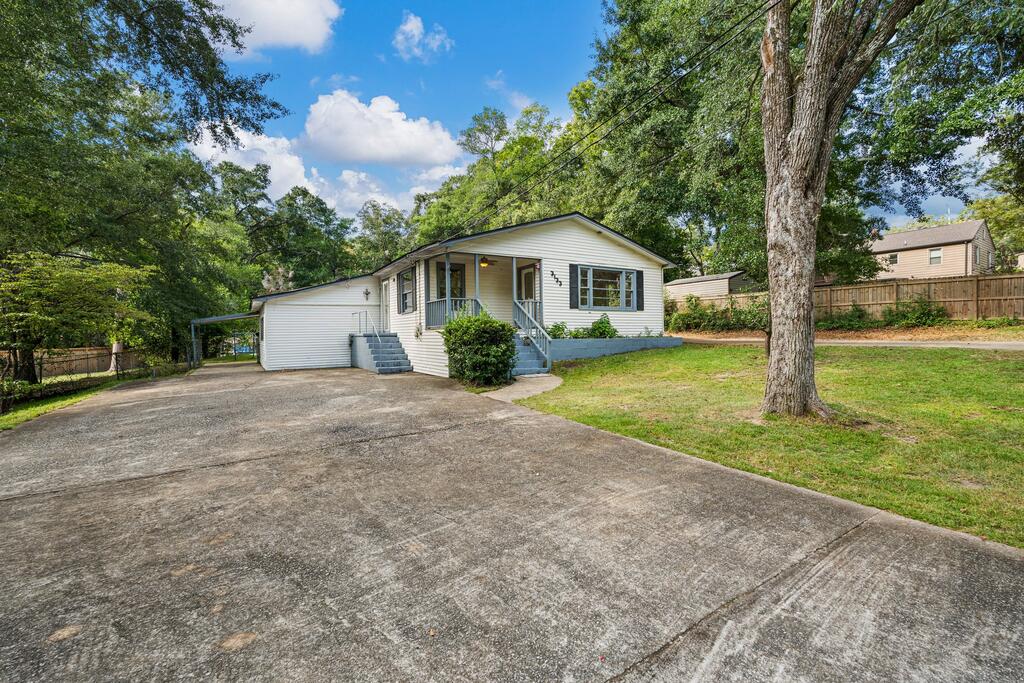 3133 OAK CIRCLE