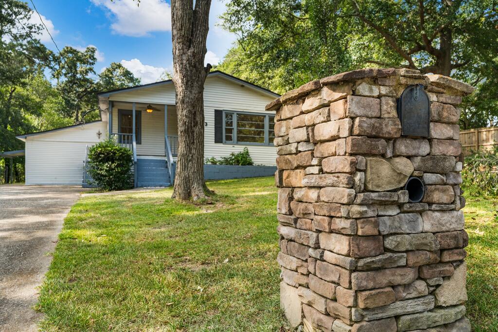 3133 OAK CIRCLE