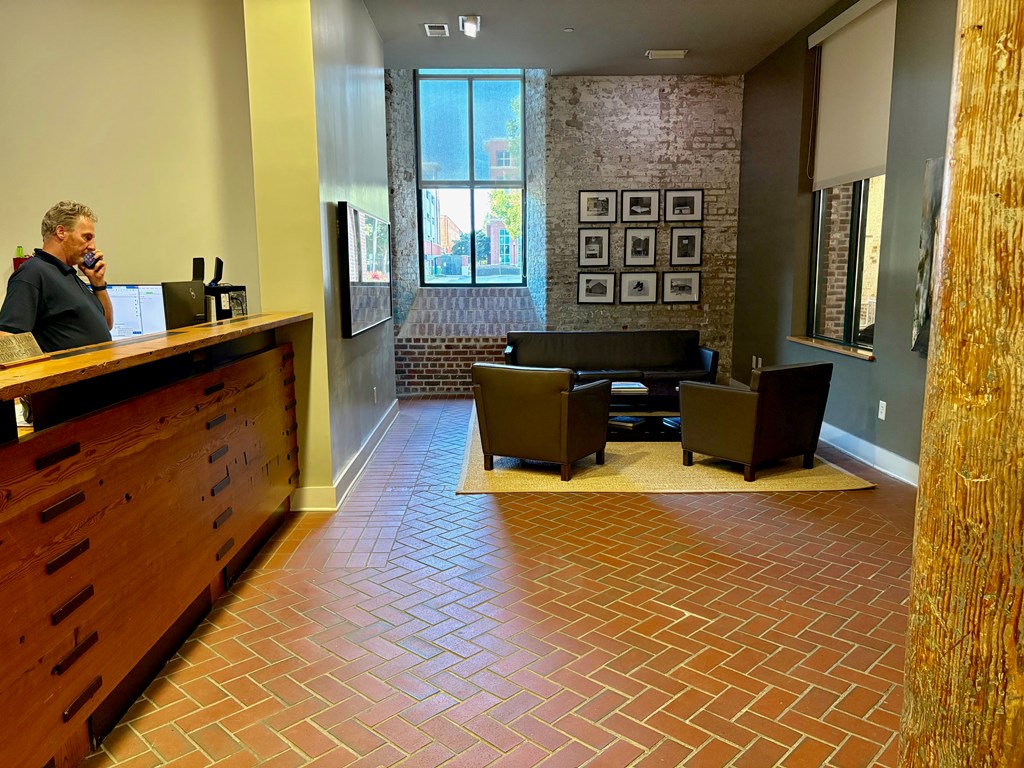 1201 FRONT AVENUE 201