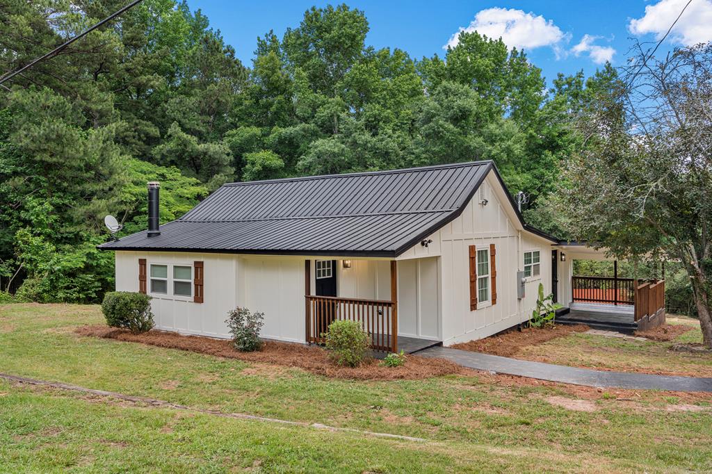 Photo 1 of 25 — 1559 BARTLEY ROAD, LAGRANGE, GA 30240