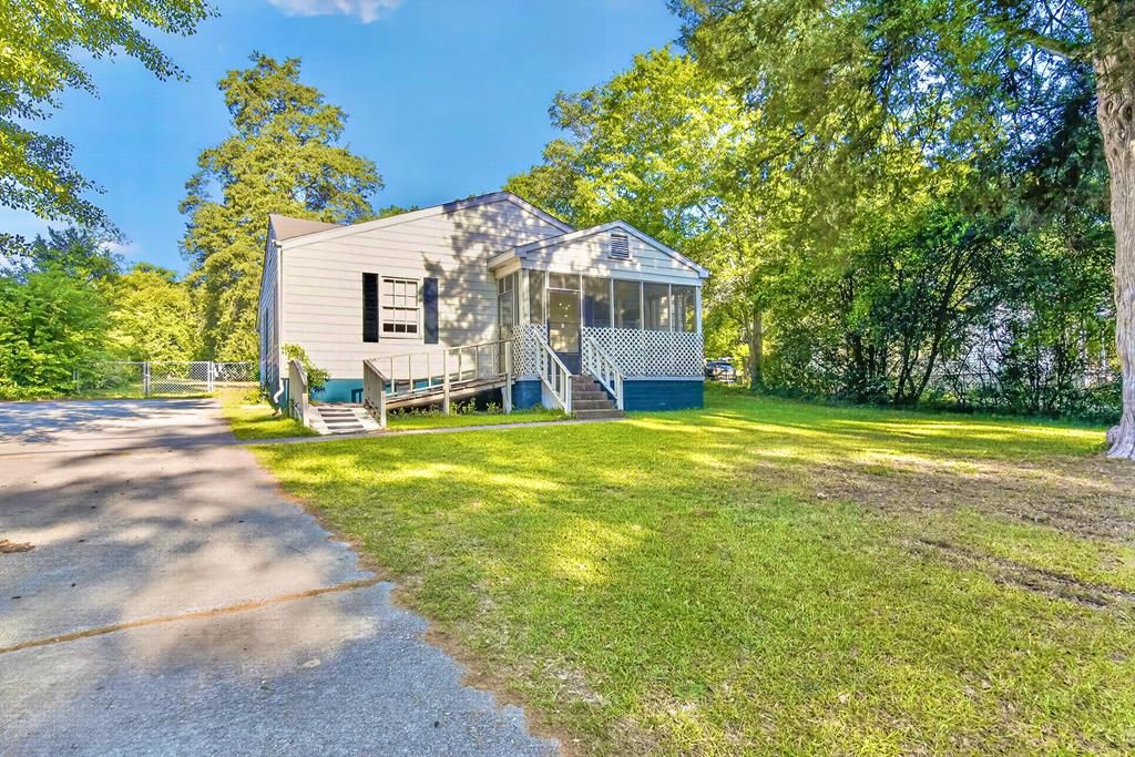 Photo of 1717 Alta Vista, COLUMBUS, GA 31907 (MLS # 231325)
