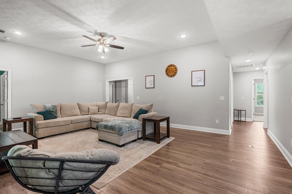 22 IHAGEE CREEK